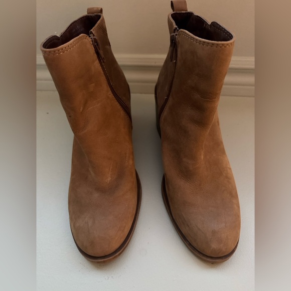 ALDO high heel boots Brown. Fuzzy in the inside. - Picture 2 of 6